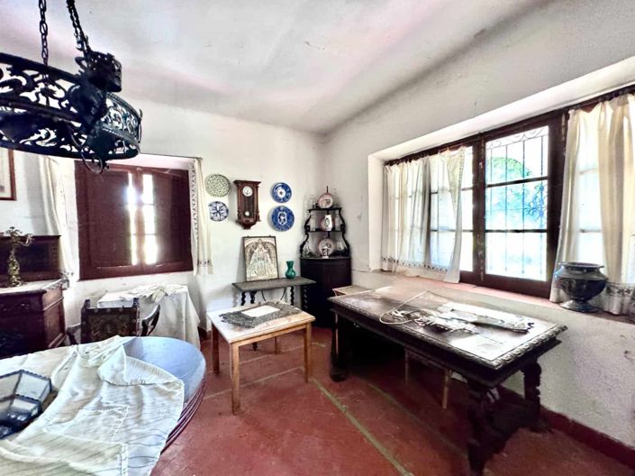 Image No.45-12 Bed Property for sale