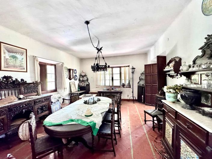 Image No.47-12 Bed Property for sale