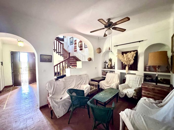 Image No.51-12 Bed Property for sale