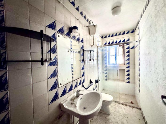 Image No.57-12 Bed Property for sale