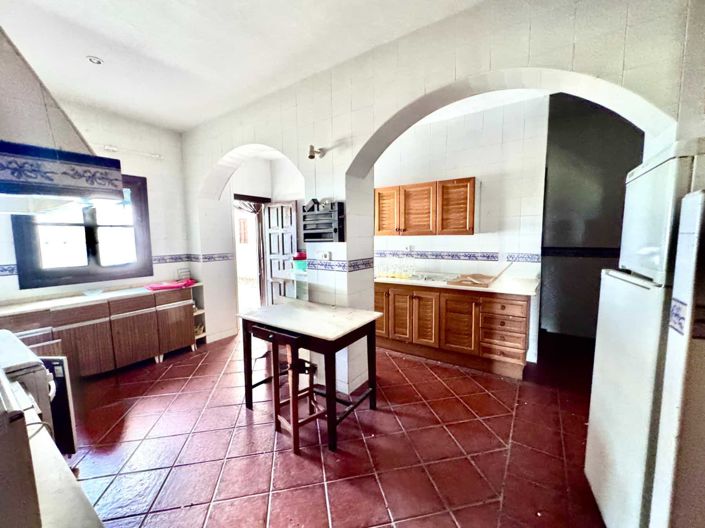 Image No.59-12 Bed Property for sale