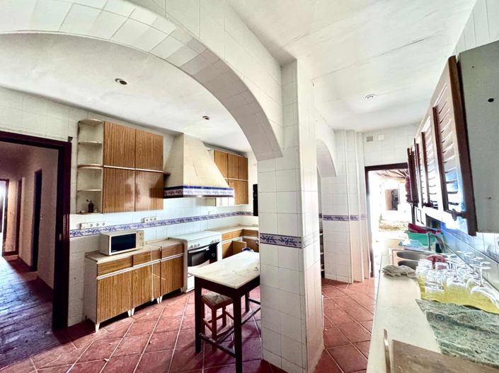 Image No.61-12 Bed Property for sale