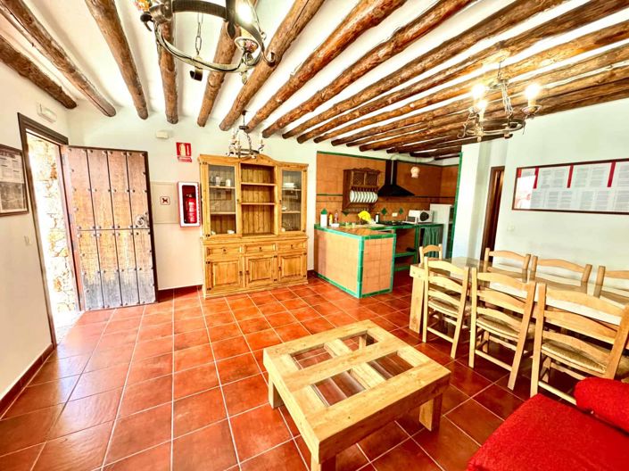 Image No.24-10 Bed Property for sale