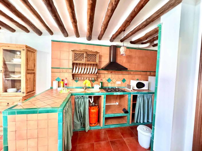 Image No.25-10 Bed Property for sale