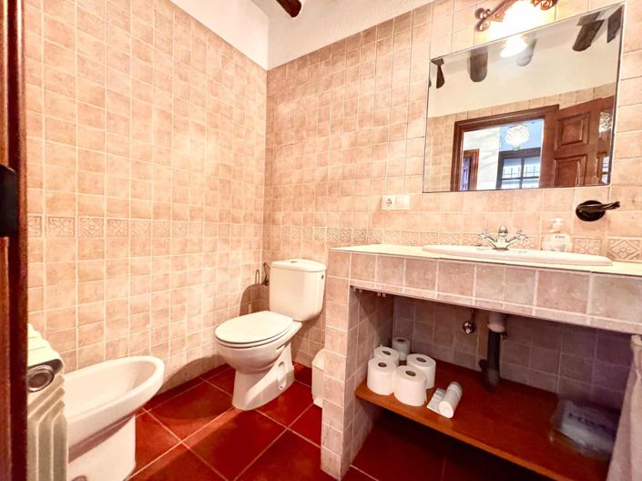 Image No.30-10 Bed Property for sale