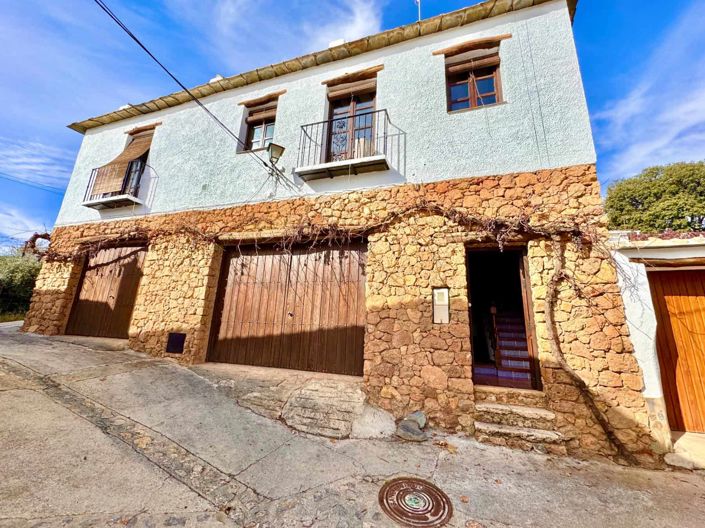 Image No.4-10 Bed Property for sale