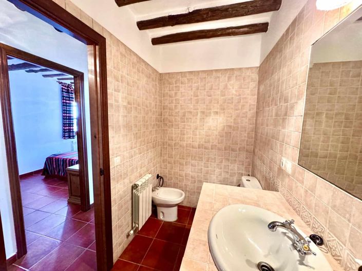 Image No.32-10 Bed Property for sale
