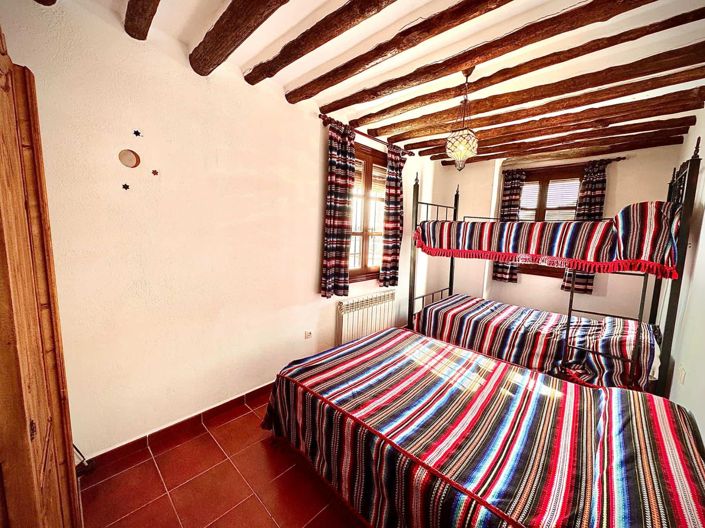 Image No.34-10 Bed Property for sale