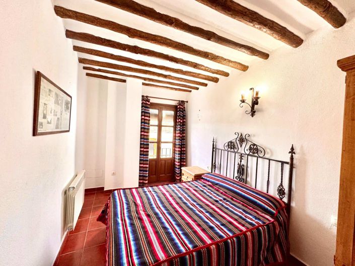 Image No.35-10 Bed Property for sale