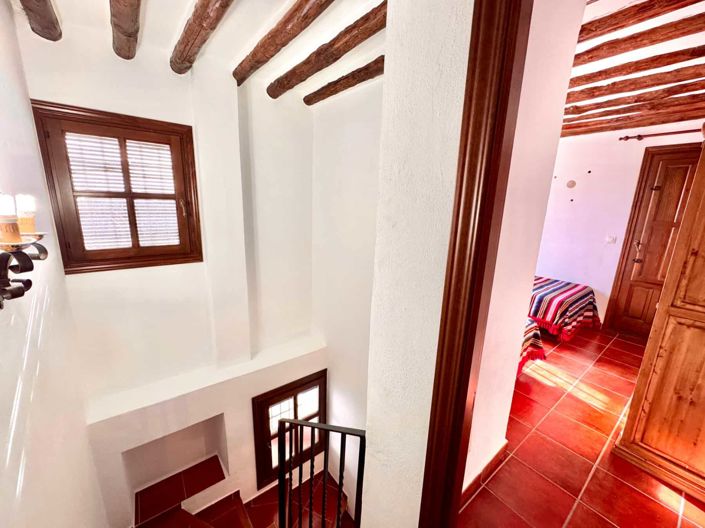 Image No.38-10 Bed Property for sale