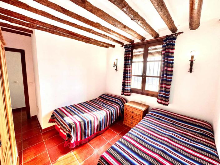 Image No.40-10 Bed Property for sale