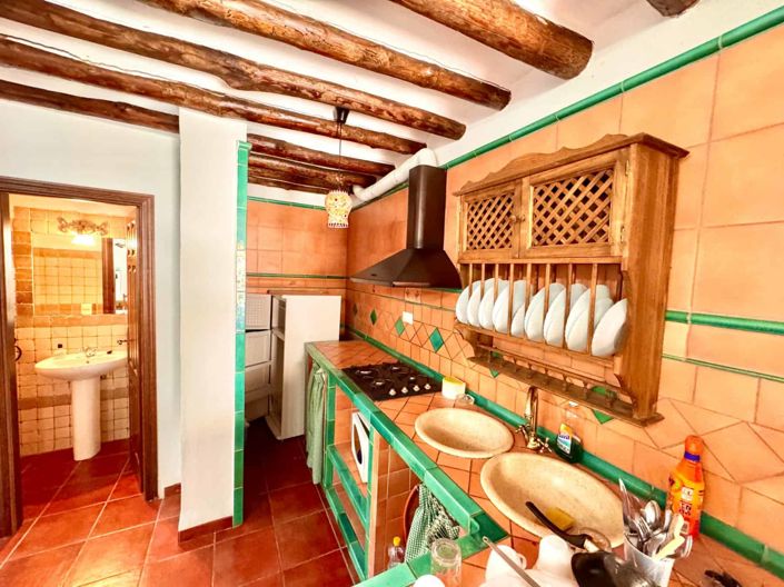 Image No.50-10 Bed Property for sale