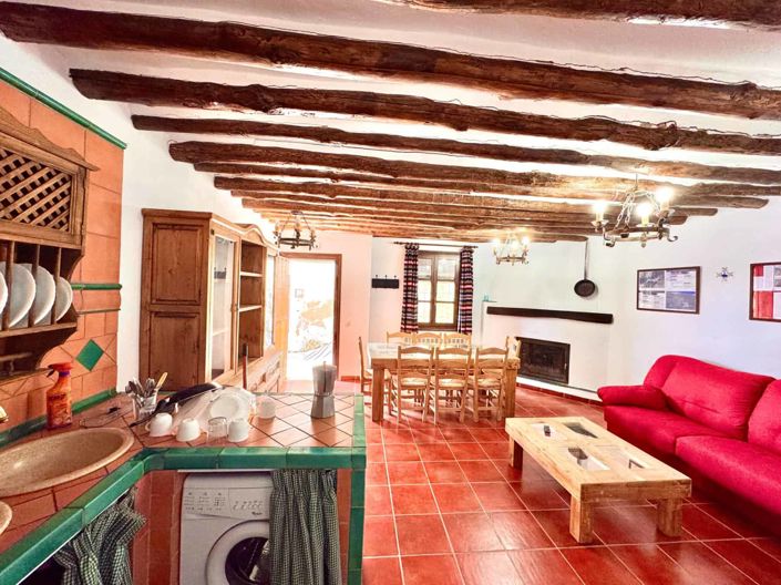 Image No.51-10 Bed Property for sale