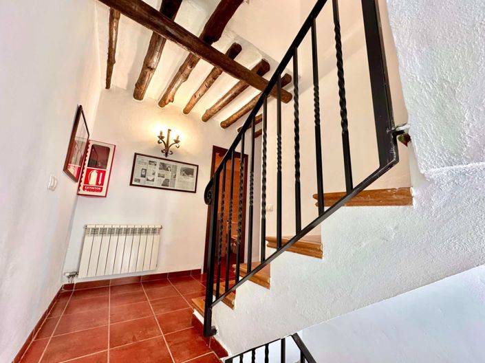 Image No.53-10 Bed Property for sale