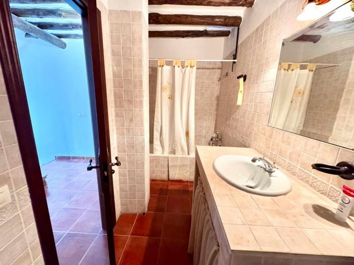 Image No.57-10 Bed Property for sale