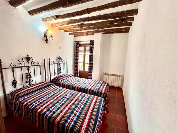 Image No.58-10 Bed Property for sale