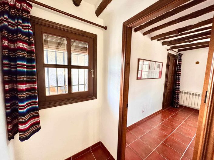 Image No.61-10 Bed Property for sale