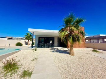 modern-villa-with-pool-for-sale-in-los-gallar