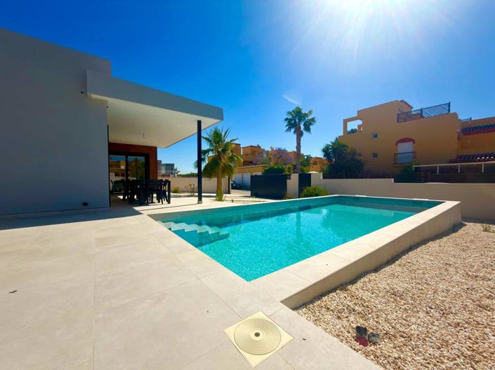 Image No.13-2 Bed Villa for sale