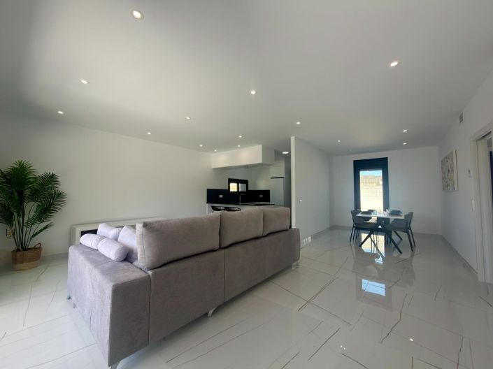 Image No.28-2 Bed Villa for sale