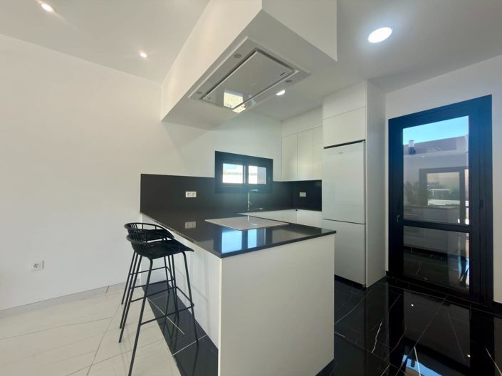 Image No.37-2 Bed Villa for sale