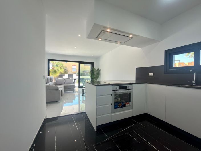 Image No.48-2 Bed Villa for sale