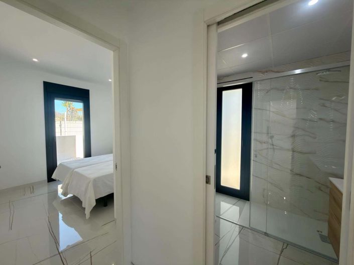 Image No.52-2 Bed Villa for sale