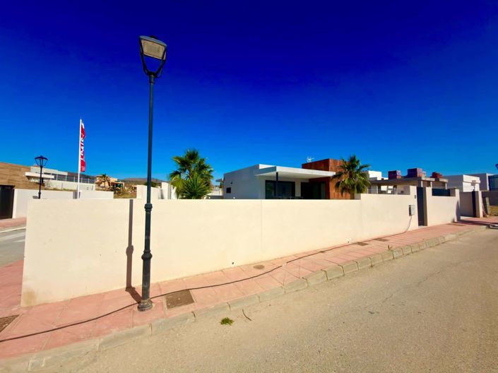 Image No.8-2 Bed Villa for sale