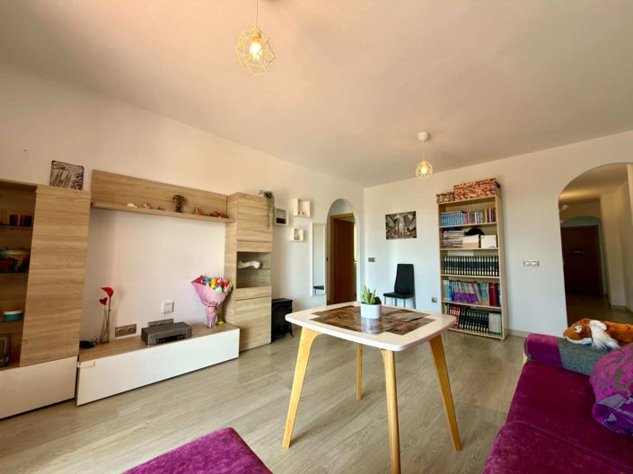 Image No.12-3 Bed Apartment for sale