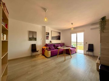 beautifully-presented-3-bedroom-apartment-ver