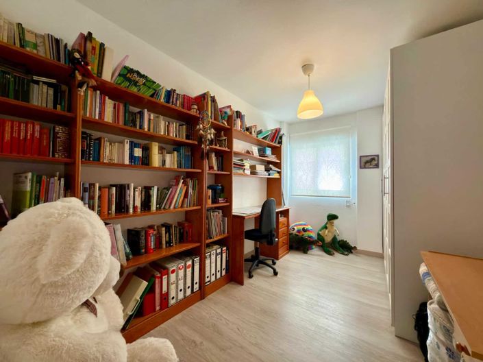 Image No.17-3 Bed Apartment for sale
