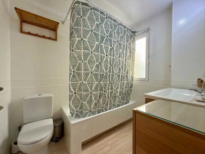 Image No.20-3 Bed Apartment for sale