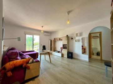 beautifully-presented-3-bedroom-apartment-ver