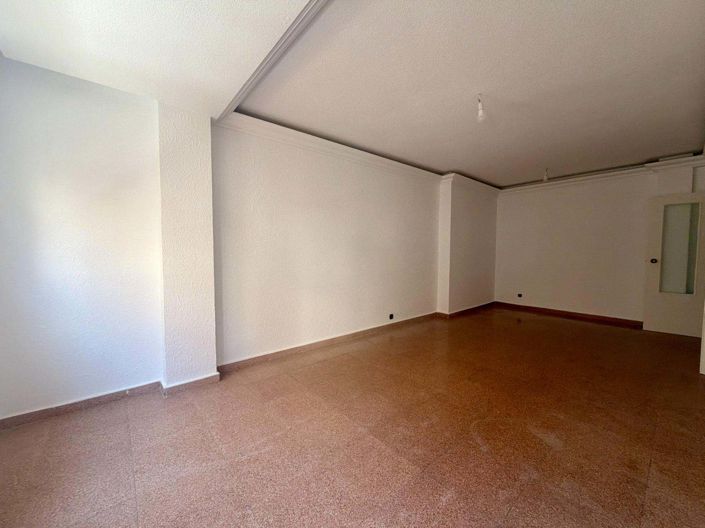 Image No.17-4 Bed Apartment for sale