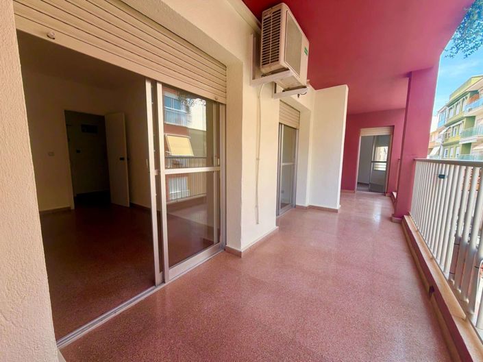 Image No.20-4 Bed Apartment for sale