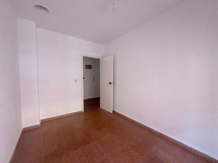 Image No.35-4 Bed Apartment for sale