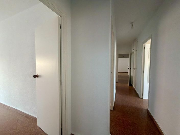 Image No.52-4 Bed Apartment for sale