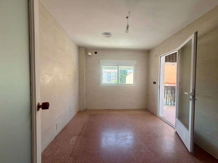 Image No.60-4 Bed Apartment for sale
