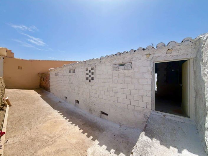 Image No.59-4 Bed Villa for sale