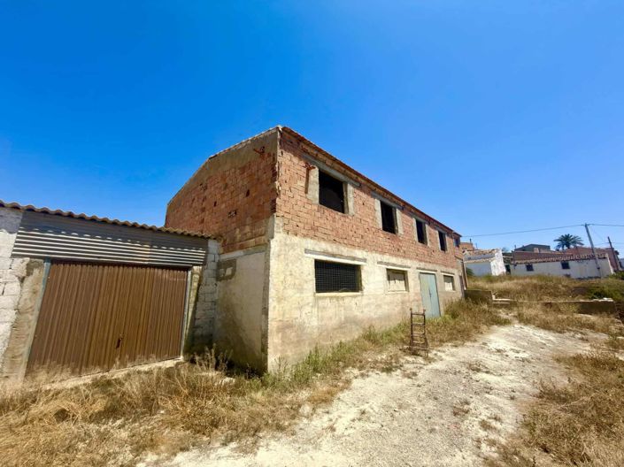 Image No.14-3 Bed Property for sale