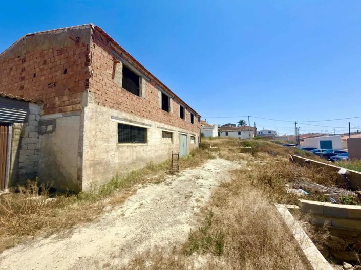 Image No.18-3 Bed Property for sale