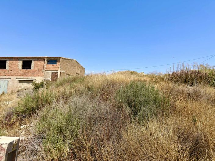 Image No.28-3 Bed Property for sale