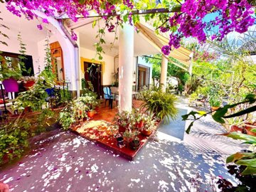 detached-villa-for-sale-in-picena-granada-6