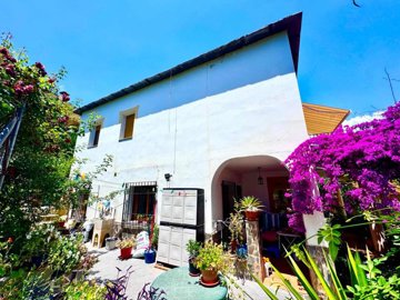 detached-villa-for-sale-in-picena-granada-7