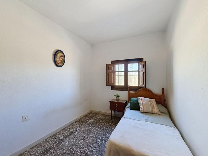 Image No.12-4 Bed Villa for sale