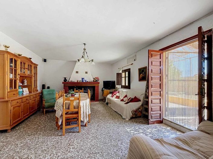 Image No.3-4 Bed Villa for sale