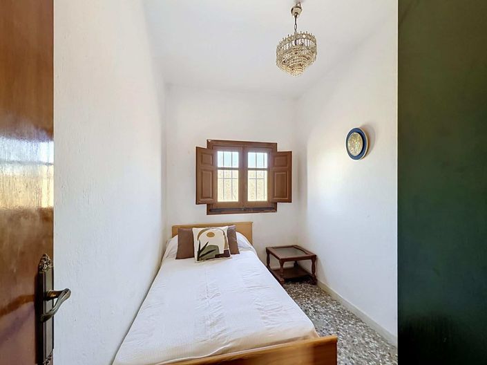 Image No.8-4 Bed Villa for sale