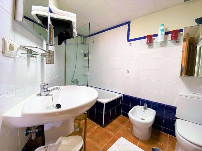 Image No.32-Ático con 1 dormitorio en venta