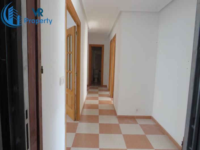 4 Bedrooms apartment for sale in Alicante City Private parking £