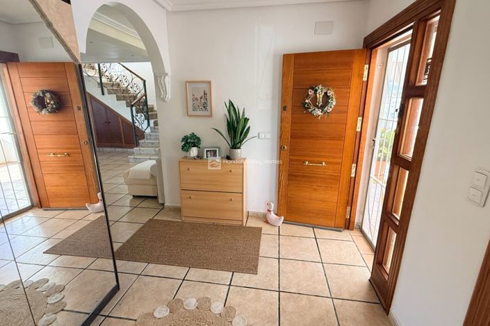 Image No.26-4 Bed Villa for sale